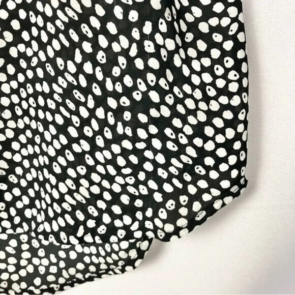 Apt. 9 Black & White Dot Printed Long Sleeve Button Down M - Picture 4 of 4